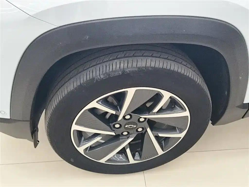 2024 Chevrolet Equinox Plus 102km RS Ultimate Edition — миниатюра 23