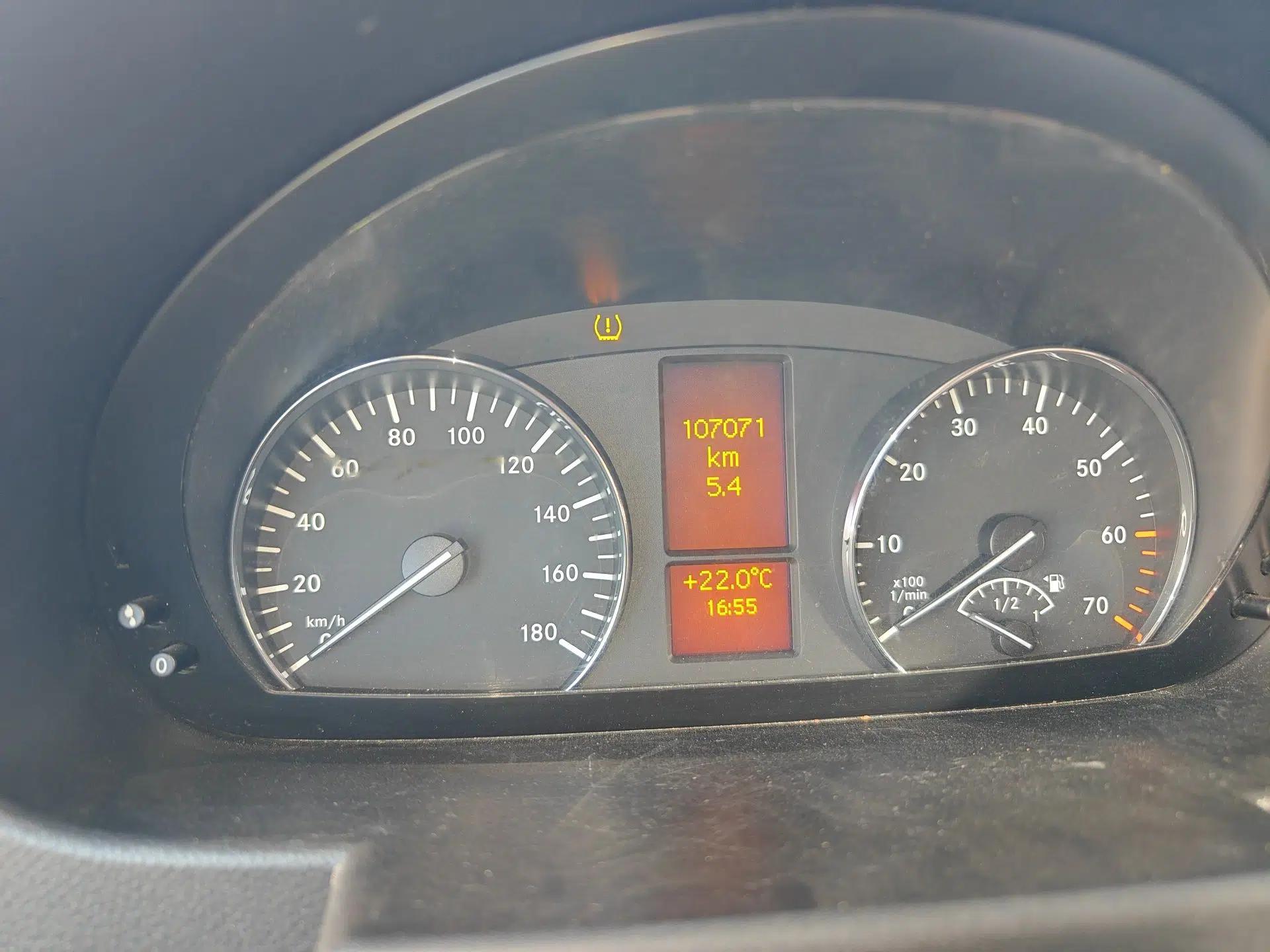 Mercedes-Benz Sprinter  — миниатюра 13