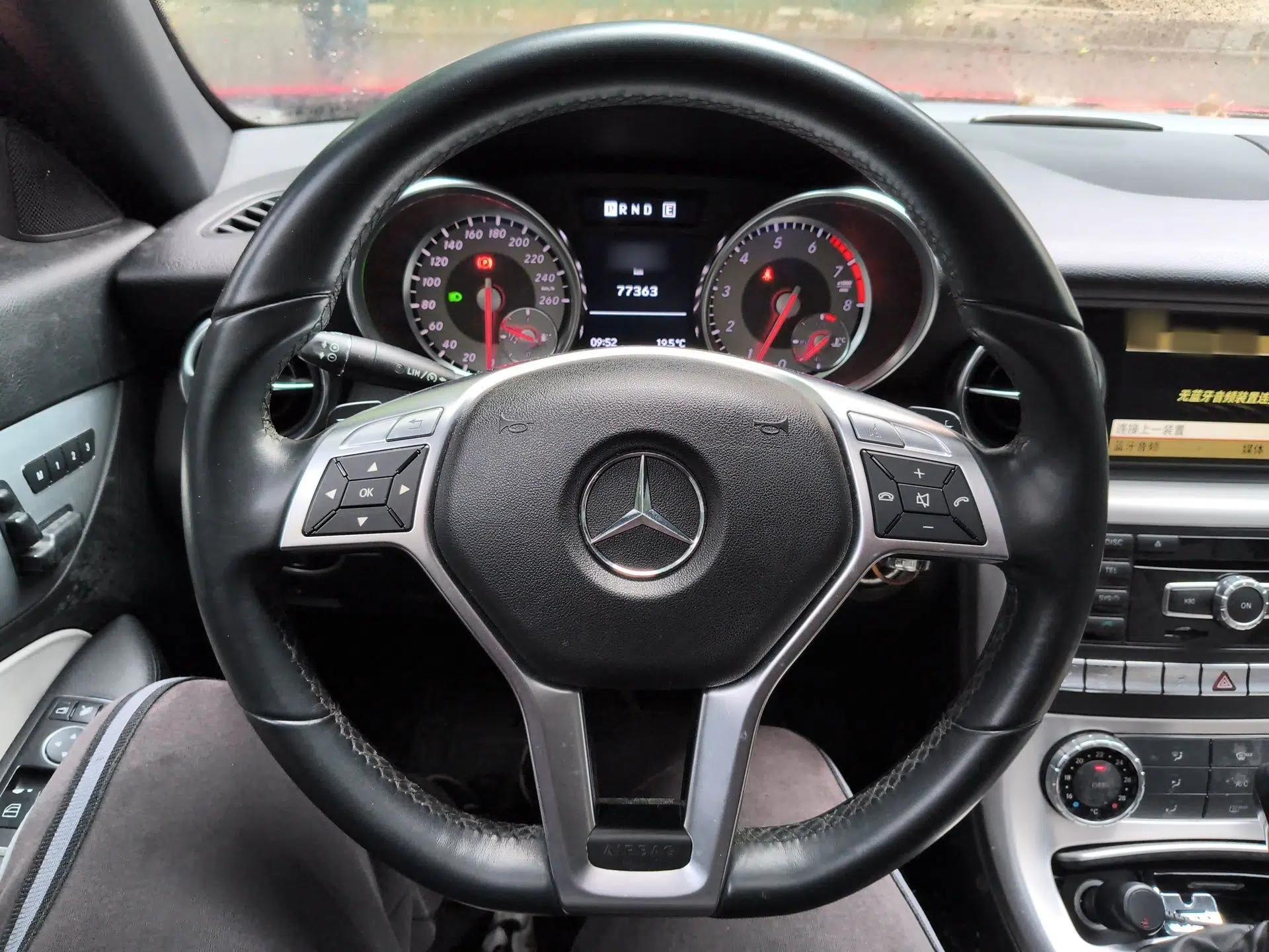 Mercedes-Benz SLK-Class 2011 SLK 200 Fashion Model — миниатюра 11