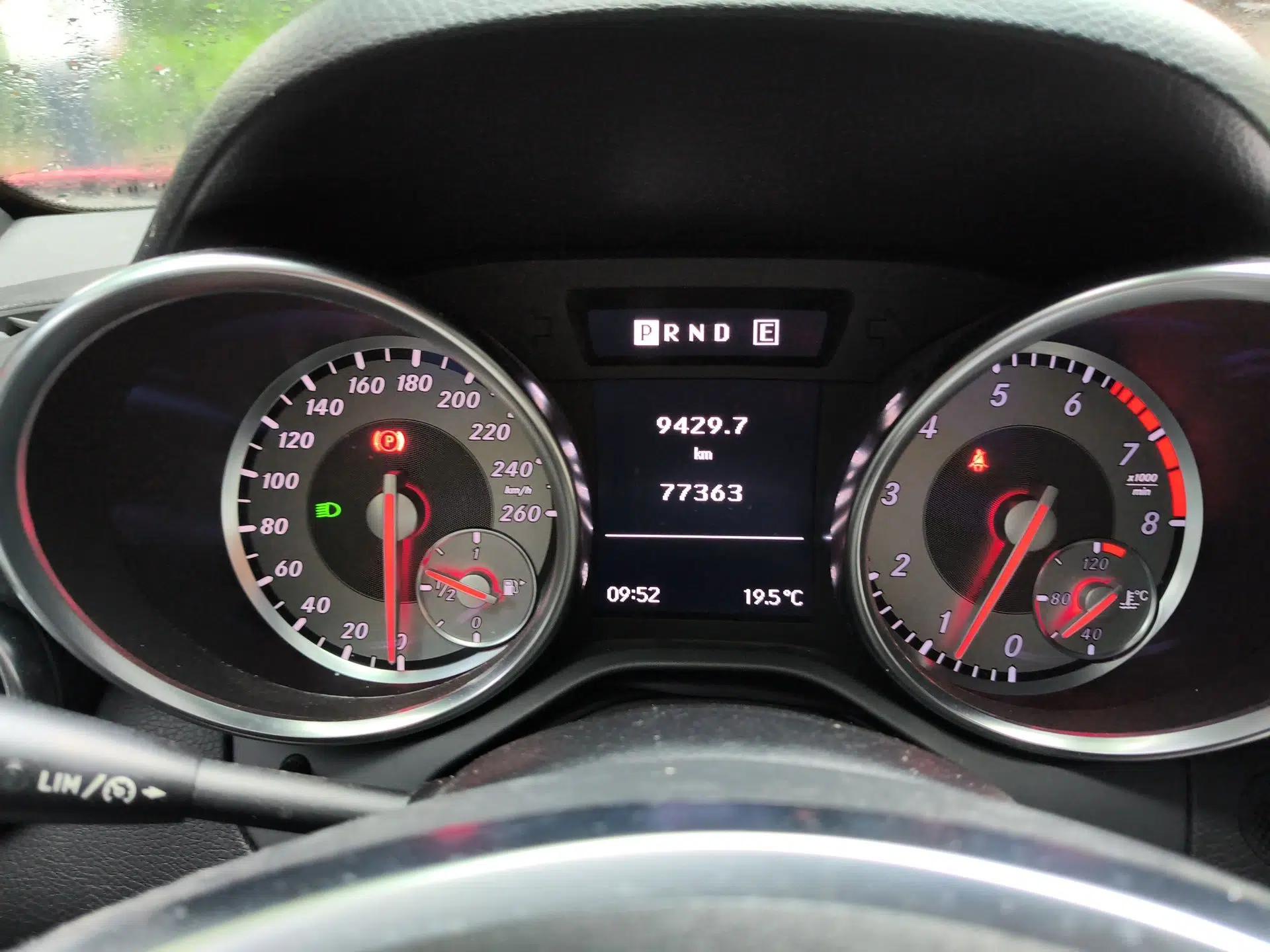 Mercedes-Benz SLK-Class 2011 SLK 200 Fashion Model — миниатюра 12