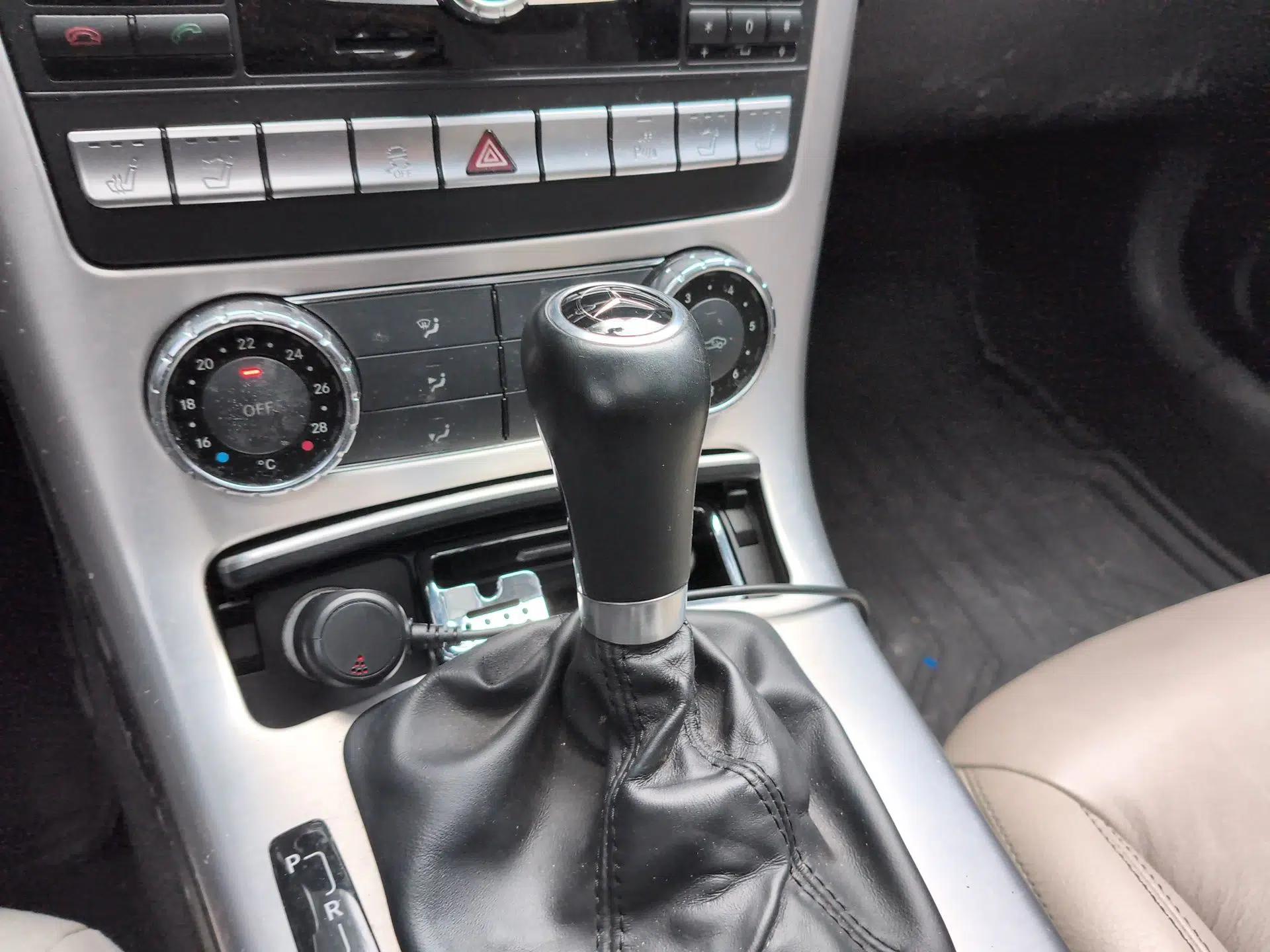 Mercedes-Benz SLK-Class 2011 SLK 200 Fashion Model — миниатюра 15