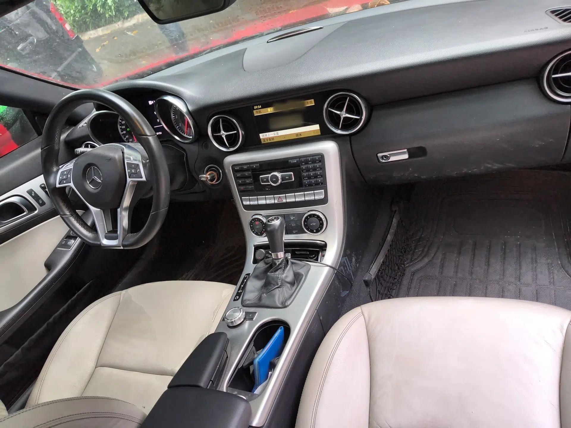 Mercedes-Benz SLK-Class 2011 SLK 200 Fashion Model — миниатюра 10