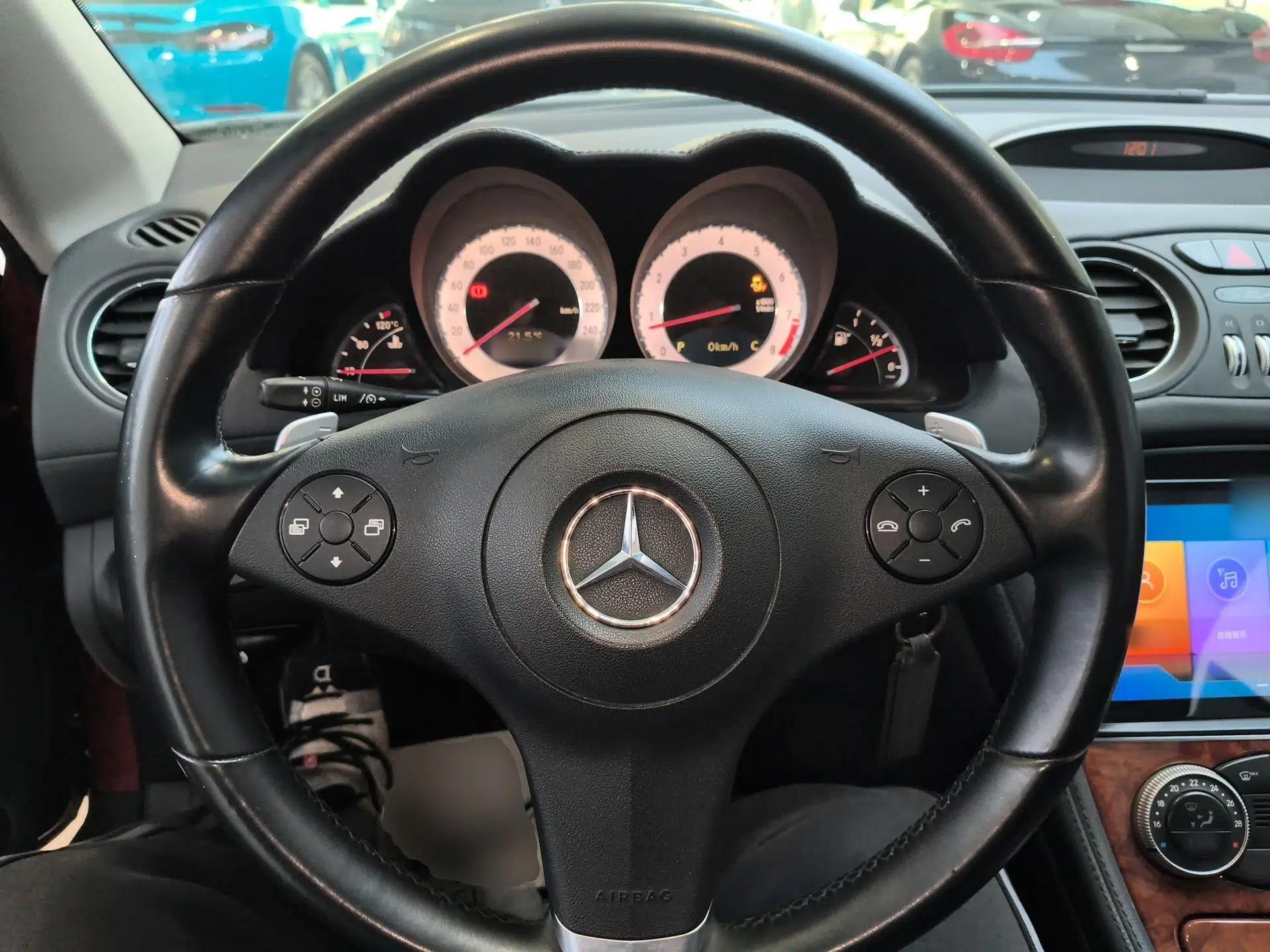 Mercedes-Benz SL-Class 2011 SL 350 Grand Edition — миниатюра 11