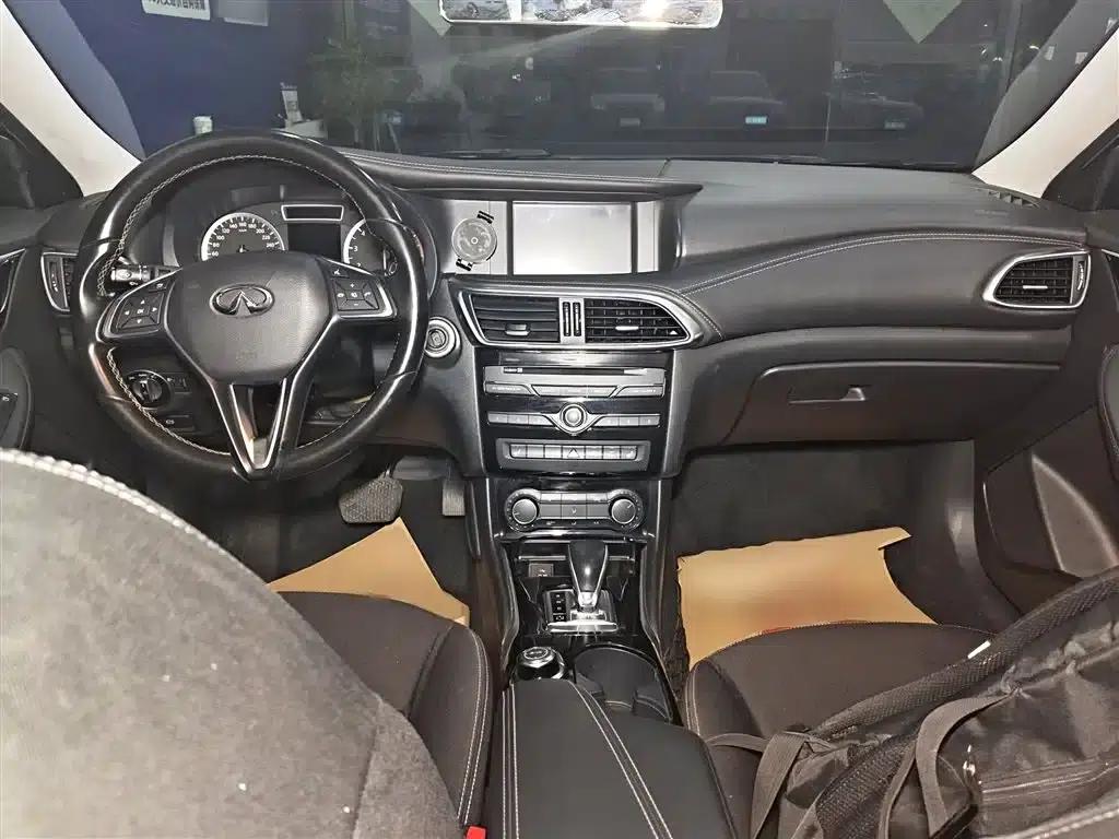 Infiniti QX30 2017 1.6T 2WD Fashion Edition — миниатюра 9