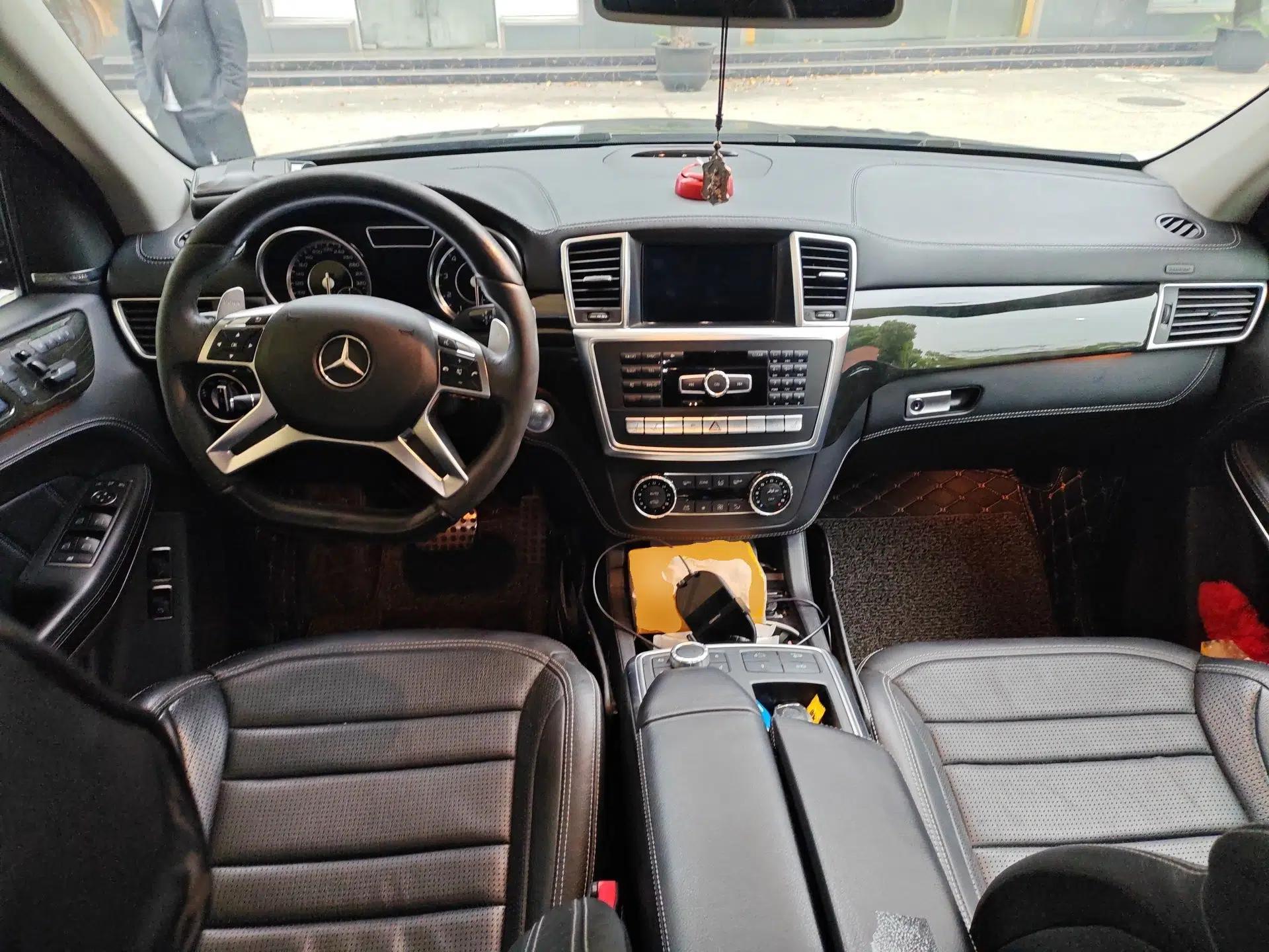 Mercedes-Benz GL-Class AMG 2014 AMG GL 63 — миниатюра 10
