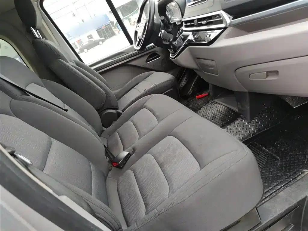 Iveco Juxing 2023 C30 Passenger and Van 2.0T 93KW Manual Star Edition Low Roof — миниатюра 20