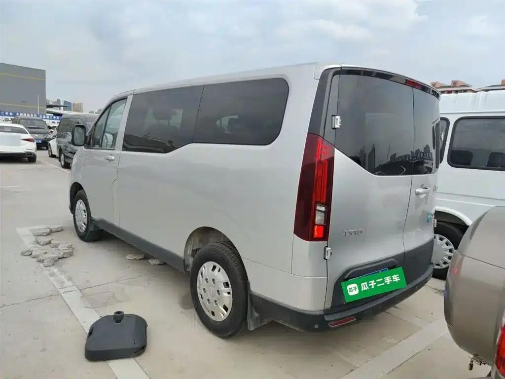 Iveco Juxing 2023 C30 Passenger and Van 2.0T 93KW Manual Star Edition Low Roof — миниатюра 23
