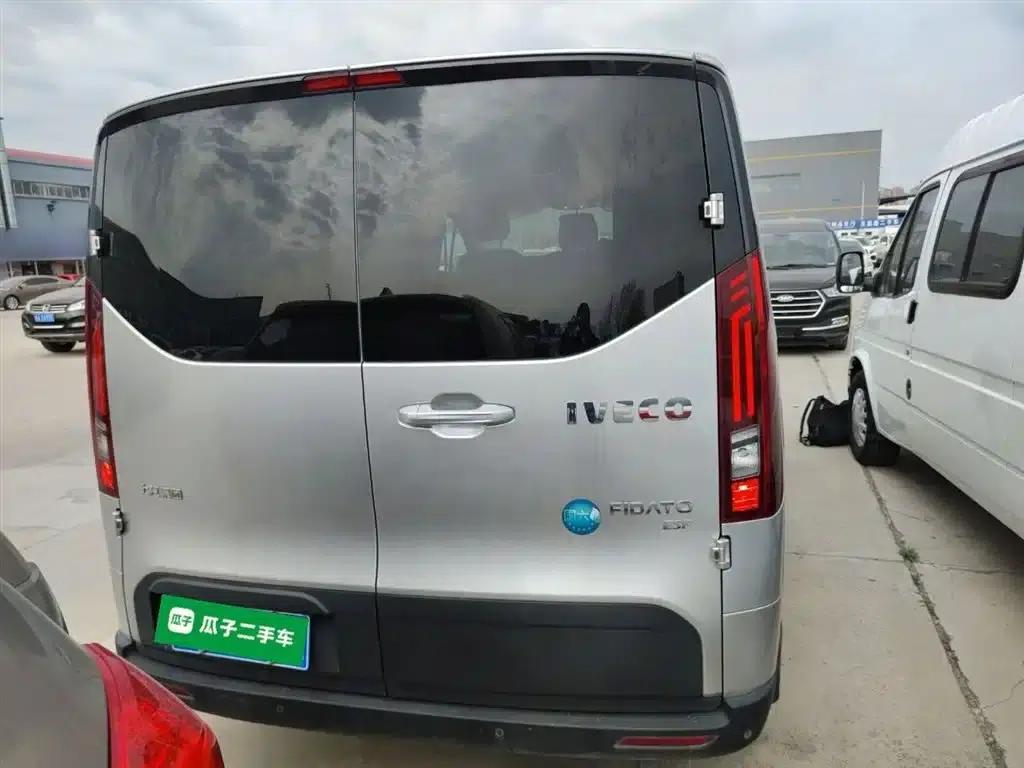 Iveco Juxing 2023 C30 Passenger and Van 2.0T 93KW Manual Star Edition Low Roof — миниатюра 4