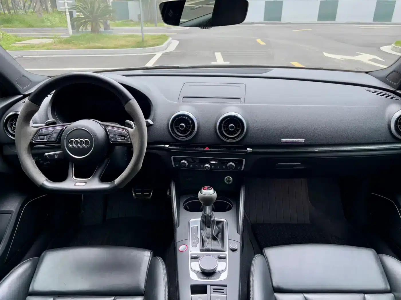 Audi RS 3 2017 RS 3 2.5T Limousine — миниатюра 5