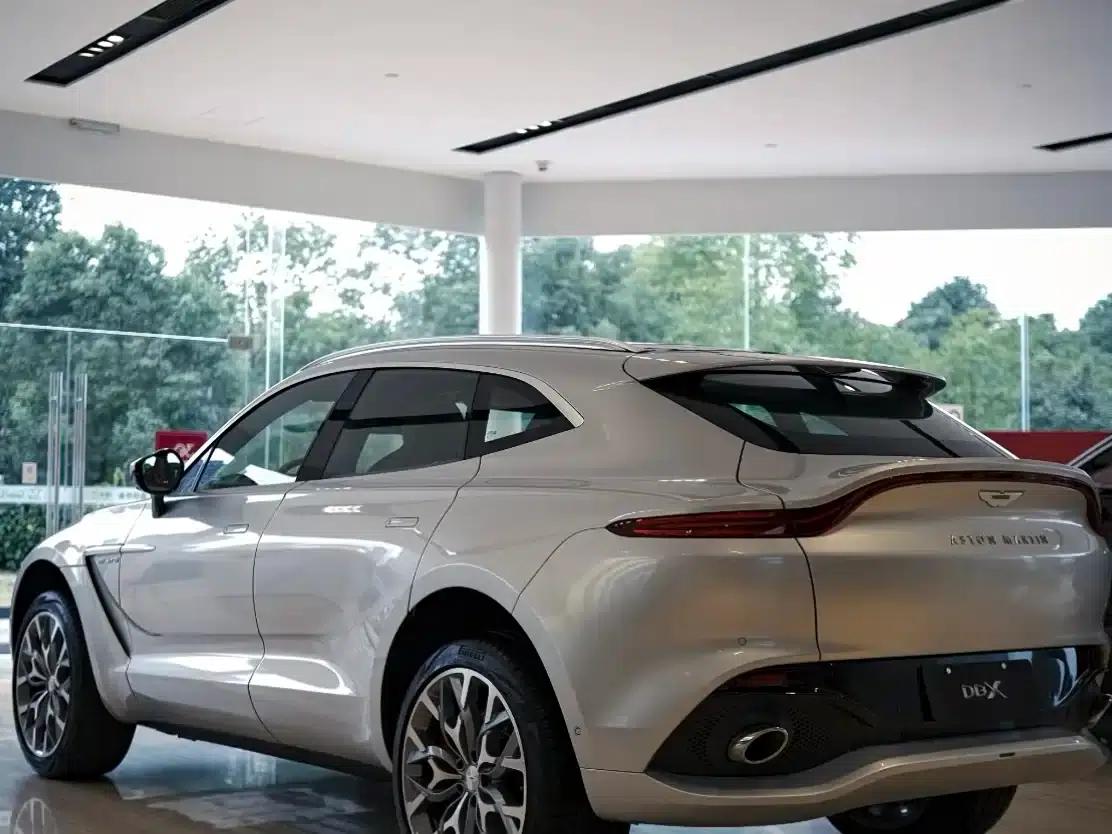 Aston Martin DBX 2023 3.0T STRAIGHT-SIX — миниатюра 4