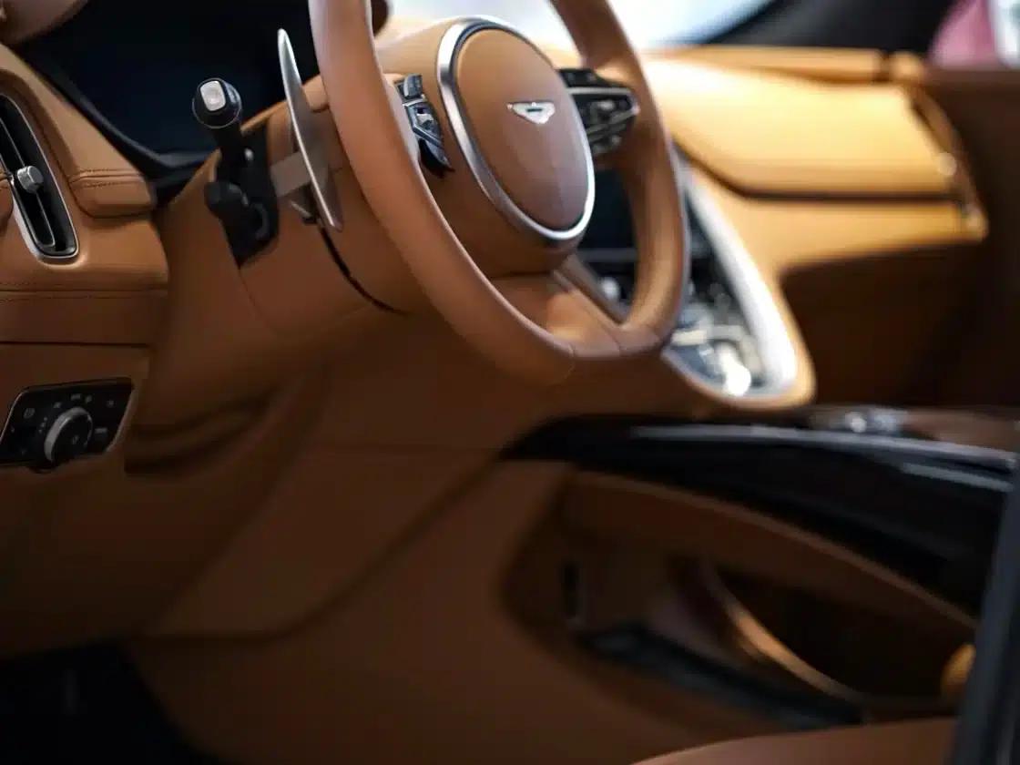 Aston Martin DBX 2023 3.0T STRAIGHT-SIX — миниатюра 5