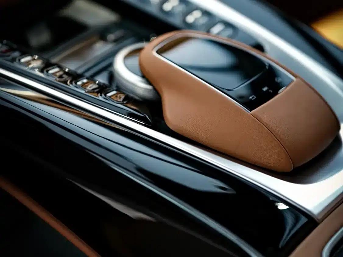 Aston Martin DBX 2023 3.0T STRAIGHT-SIX — миниатюра 7