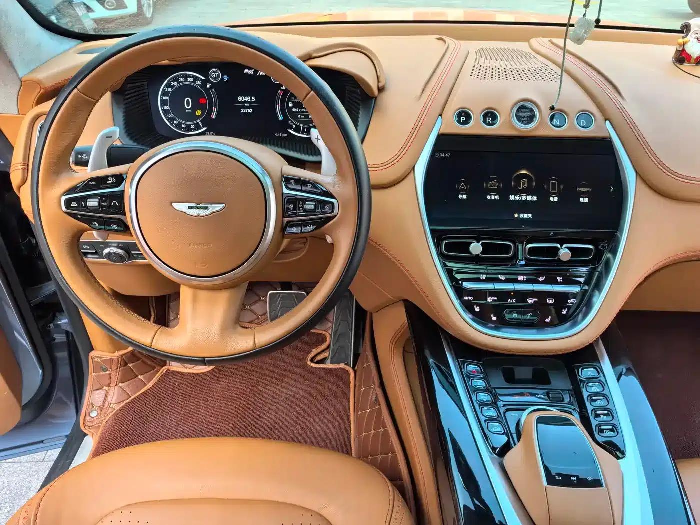 2022 Aston Martin DBX 4.0T V8 — миниатюра 15