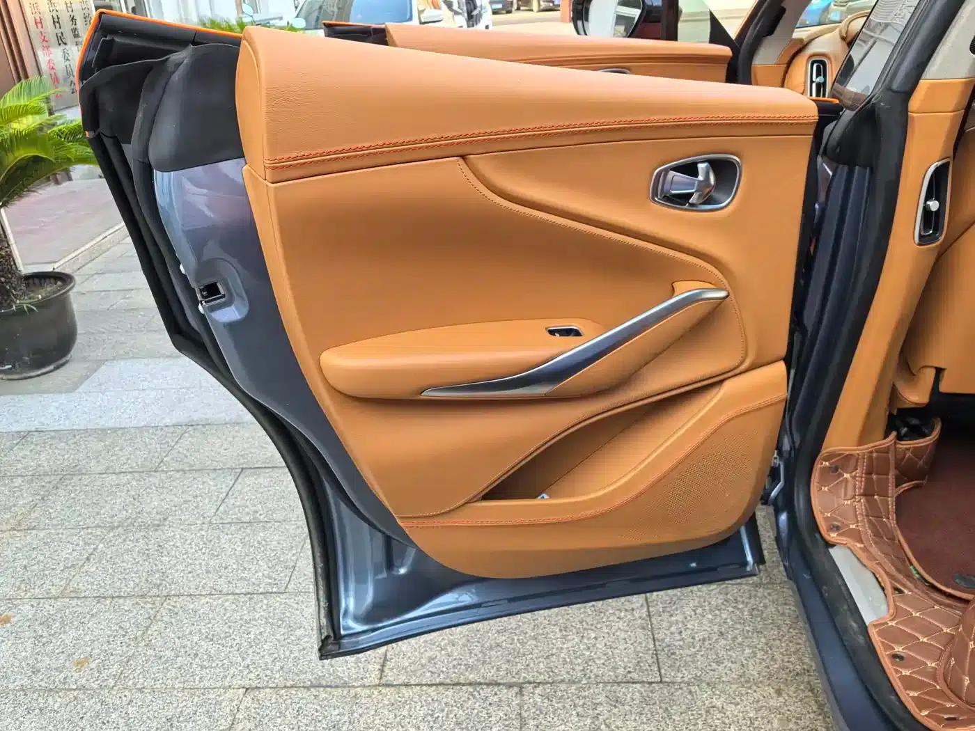 2022 Aston Martin DBX 4.0T V8 — миниатюра 23