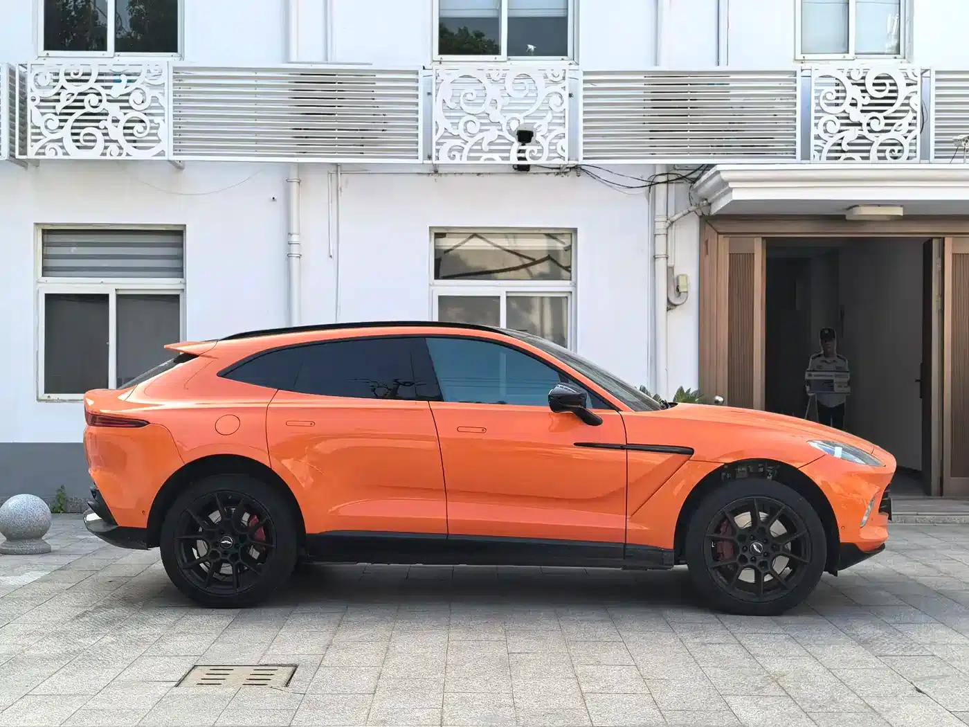 2022 Aston Martin DBX 4.0T V8 — миниатюра 5