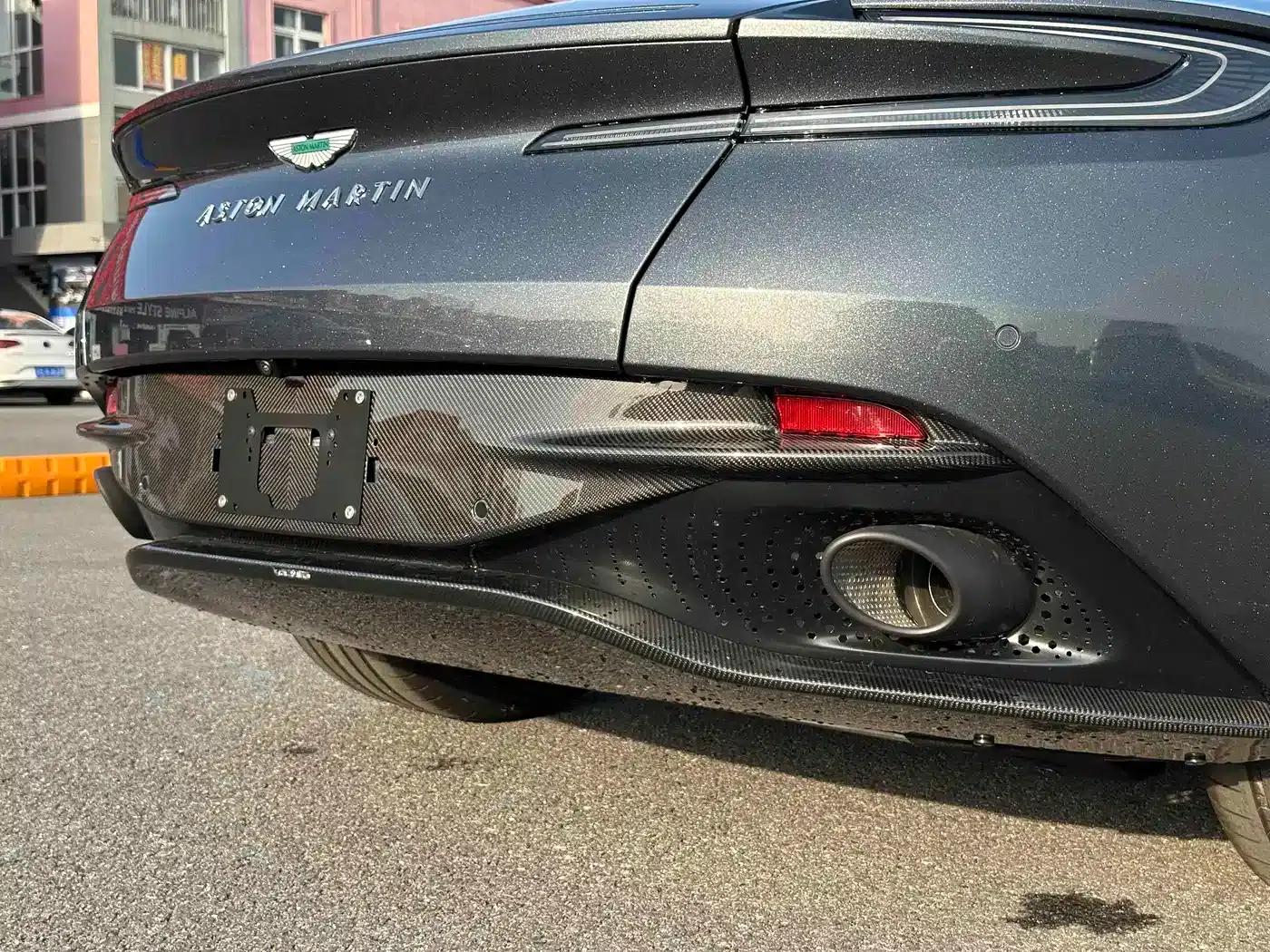 Aston Martin DB12 2025 4.0T V8 Coupe — миниатюра 15