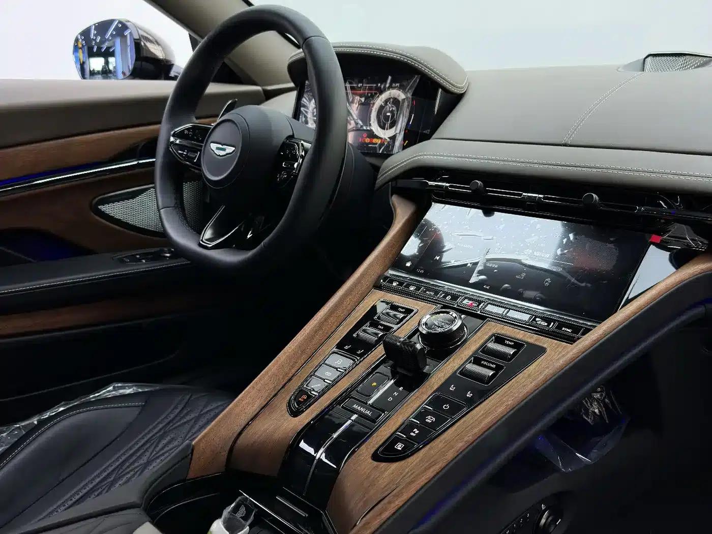 Aston Martin DB12 2025 4.0T V8 Coupe — миниатюра 22