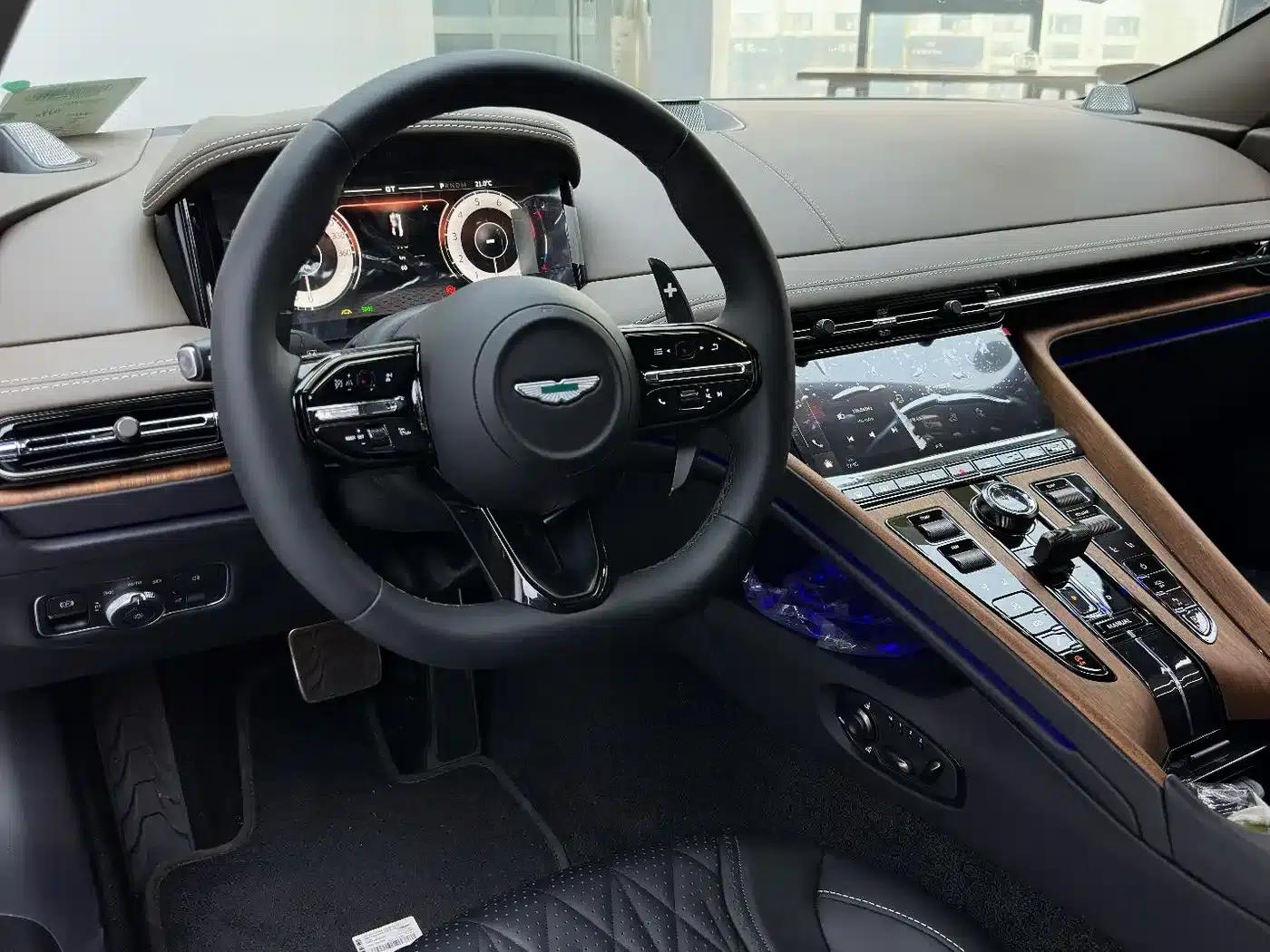 Aston Martin DB12 2025 4.0T V8 Coupe — миниатюра 24