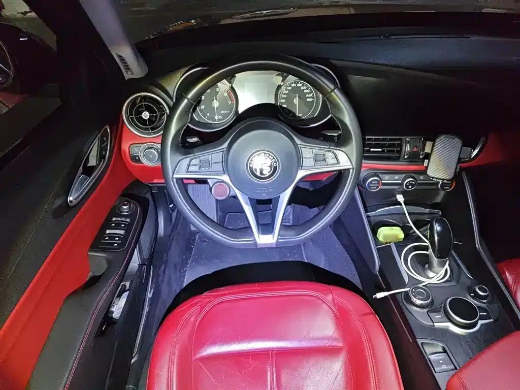 Giulia Juliet 2017 2.0T 200HP Elite Edition — миниатюра 3