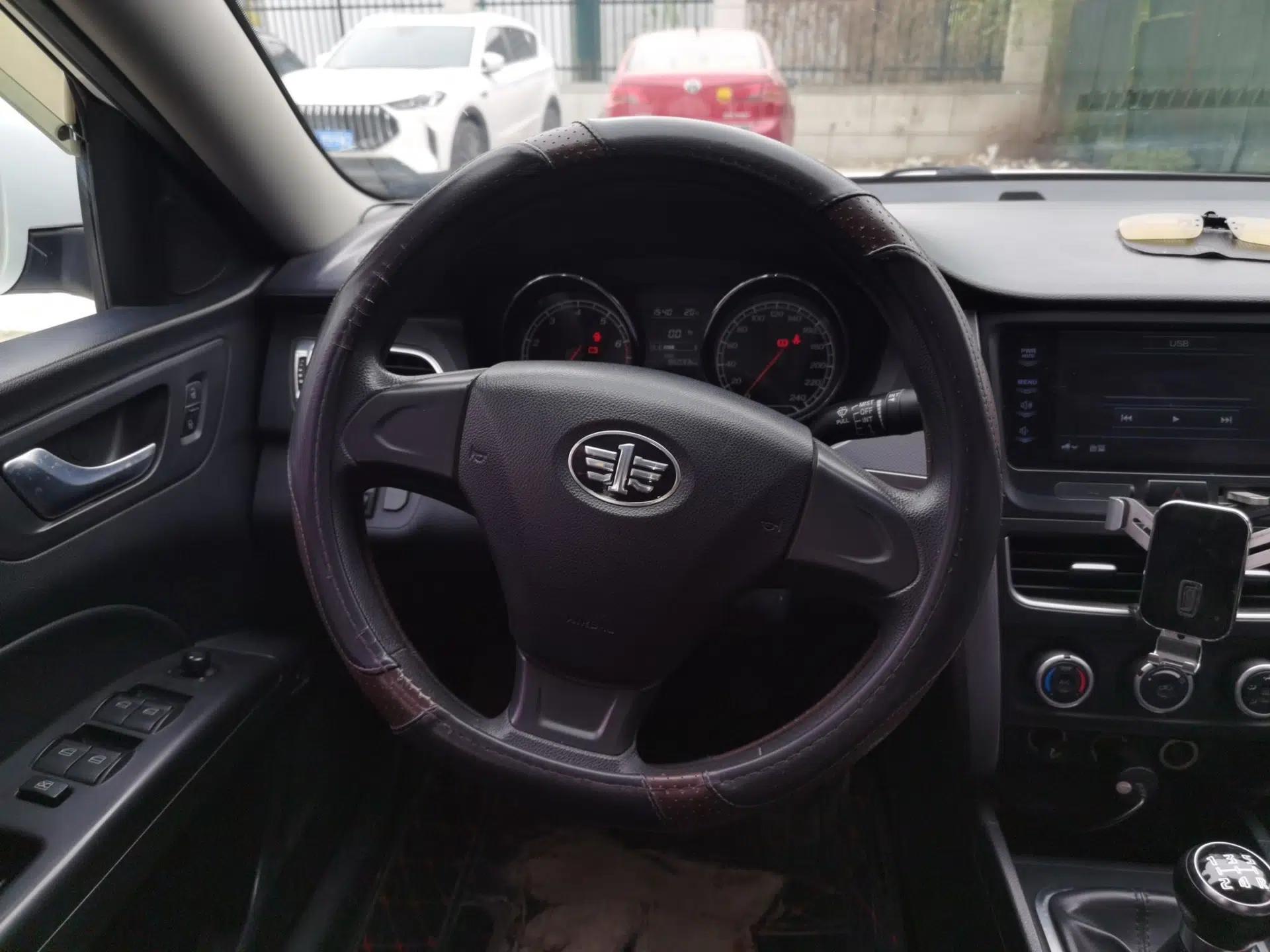 Bestune B30 2016 1.6L manual Comfort trim level — миниатюра 11