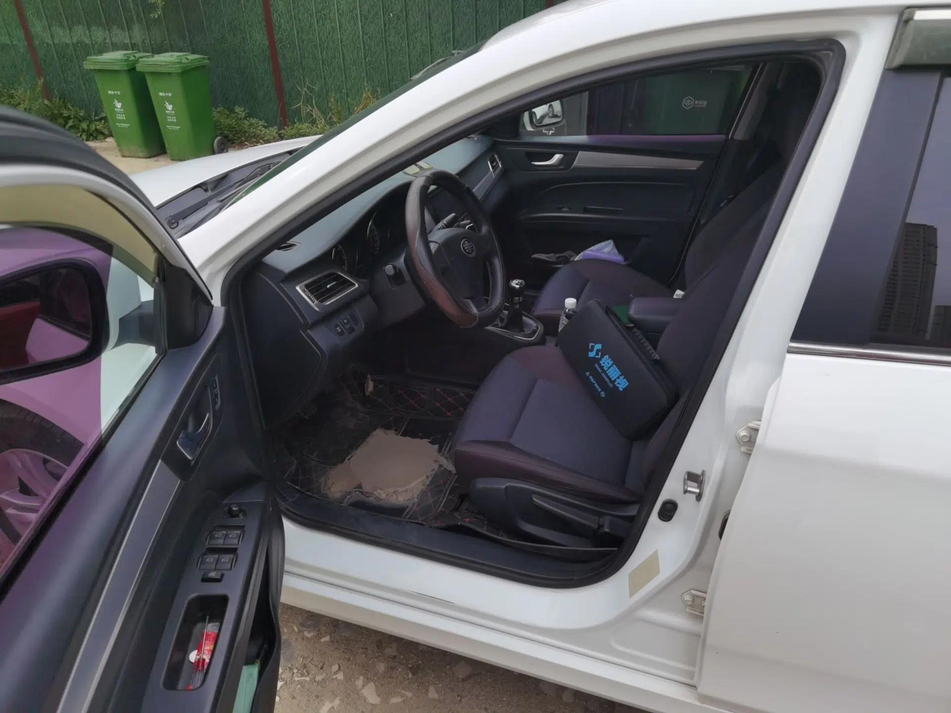 Bestune B30 2016 1.6L manual Comfort trim level — миниатюра 17