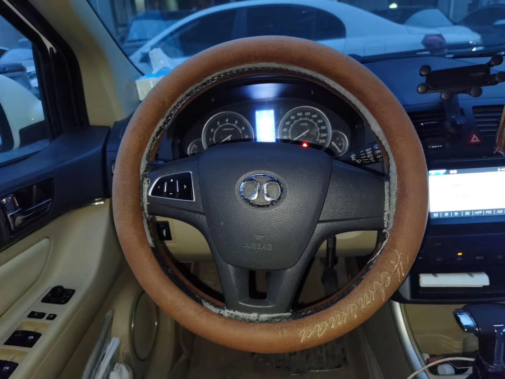 BAIC E Series 2013 Hatchback 1.5L Automatic Lotte Edition — миниатюра 11
