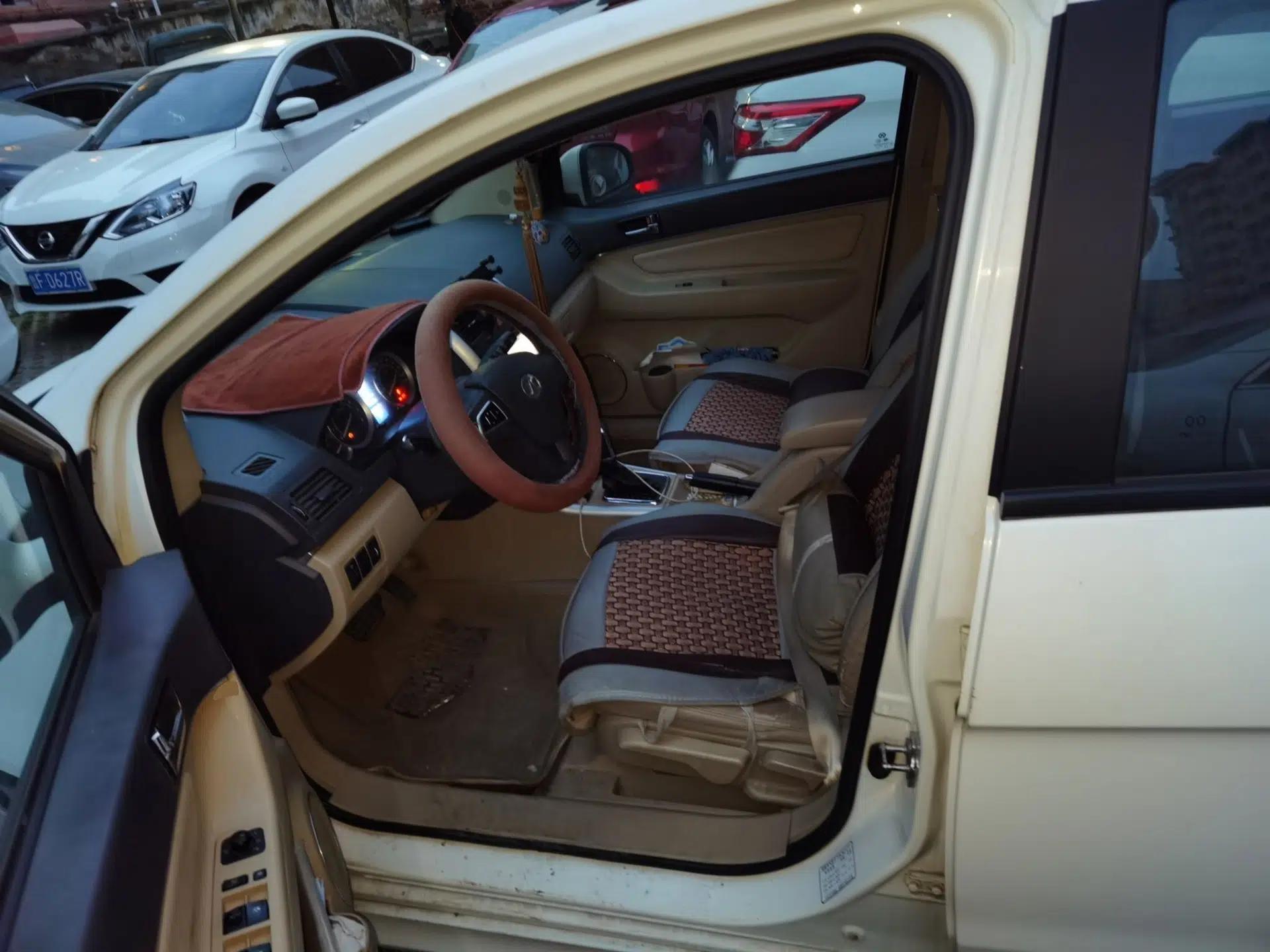 BAIC E Series 2013 Hatchback 1.5L Automatic Lotte Edition — миниатюра 17