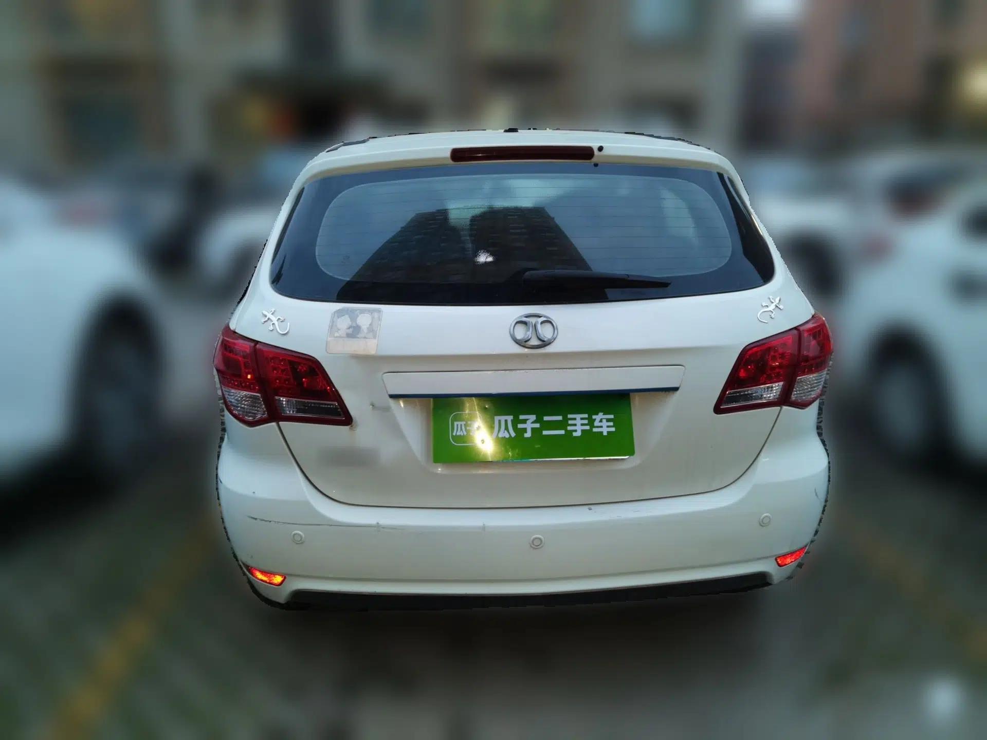 BAIC E Series 2013 Hatchback 1.5L Automatic Lotte Edition — миниатюра 5