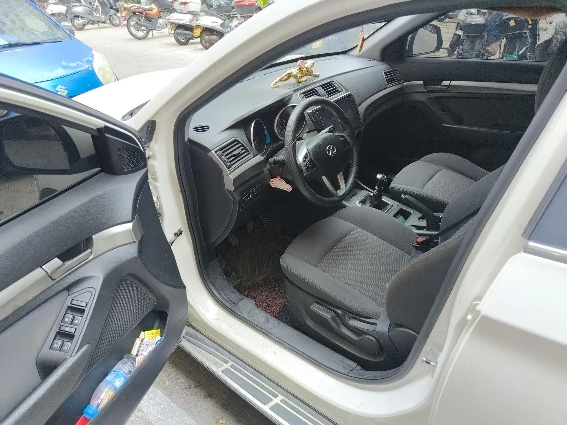 BAIC Senova X65 2015 2.0T manual Comfort trim level — миниатюра 17