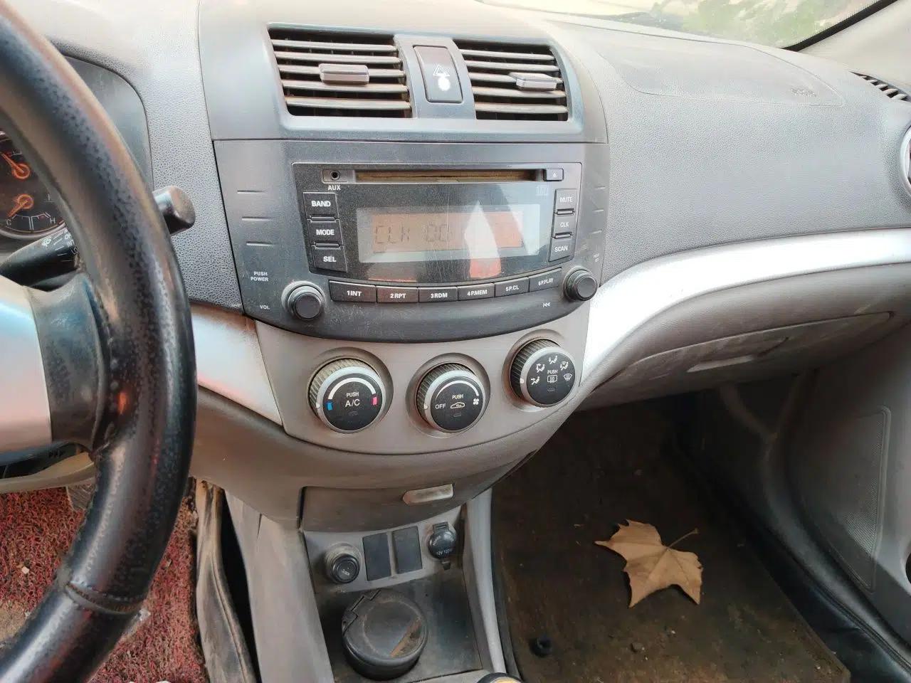 CHANGAN Alsvin 2012 Sedan 1.5L Manual Luxury Model — миниатюра 14