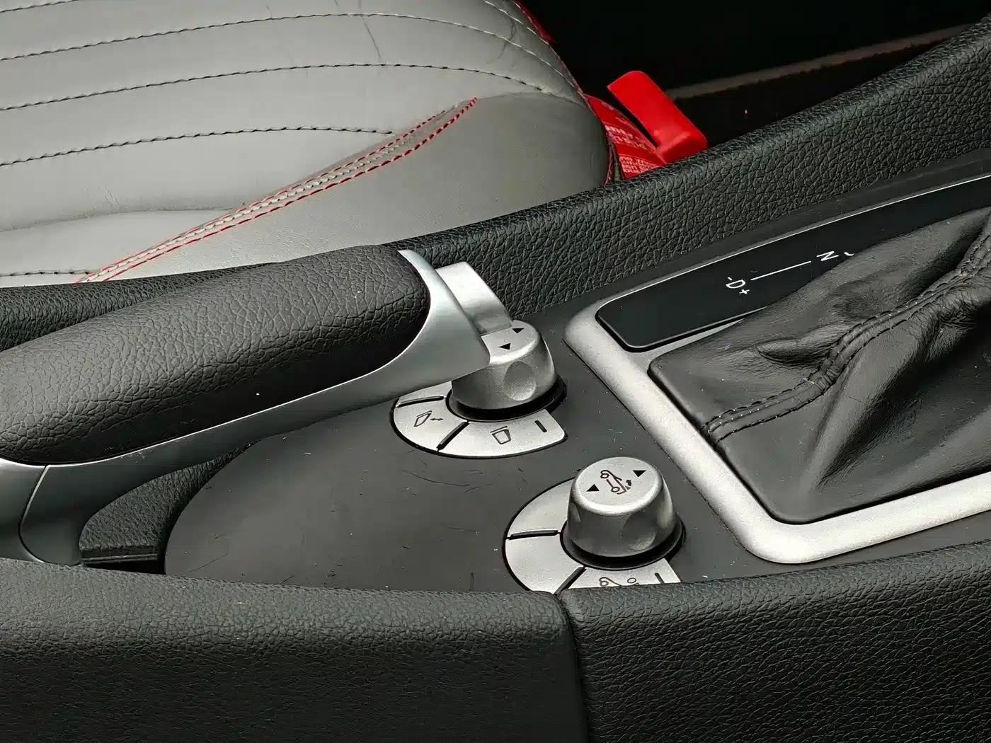 Mercedes-Benz SLK-Class 2010 SLK 200K Grand Edition — миниатюра 19