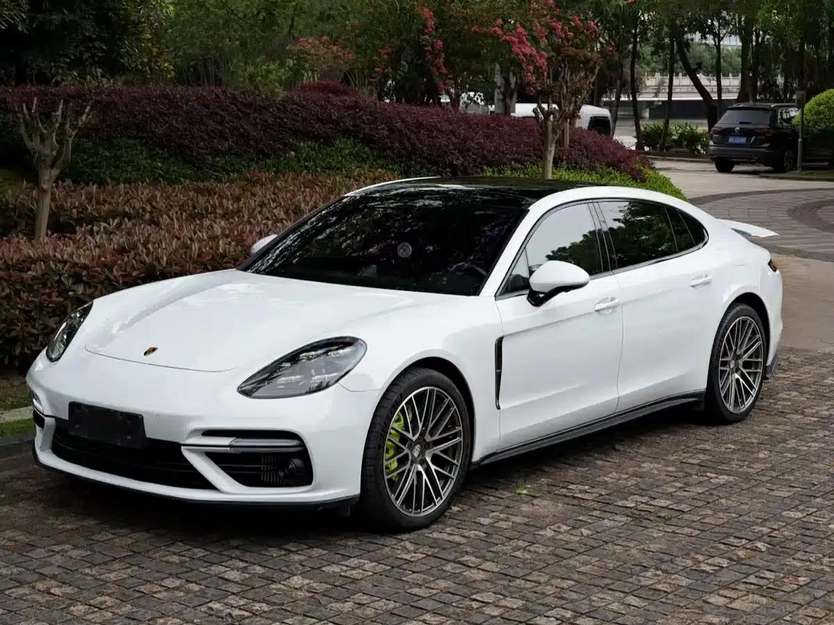 2017 Panamera 4 E-Hybrid Executive Long Wheelbase 2.9T — миниатюра 1
