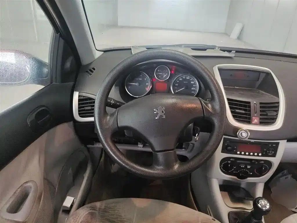 Peugeot 207 2011 Hatchback 1.4L Manual Comfort Edition — миниатюра 11