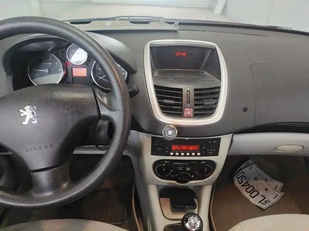Peugeot 207 2011 Hatchback 1.4L Manual Comfort Edition — миниатюра 13