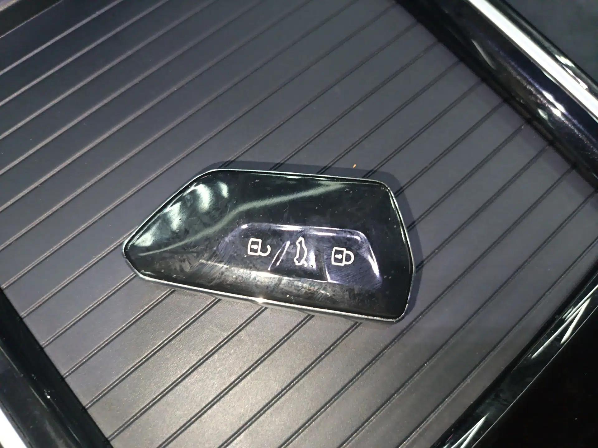 Volkswagen ID.6 CROZZ 2022 Long-Range PRO Edition — миниатюра 12