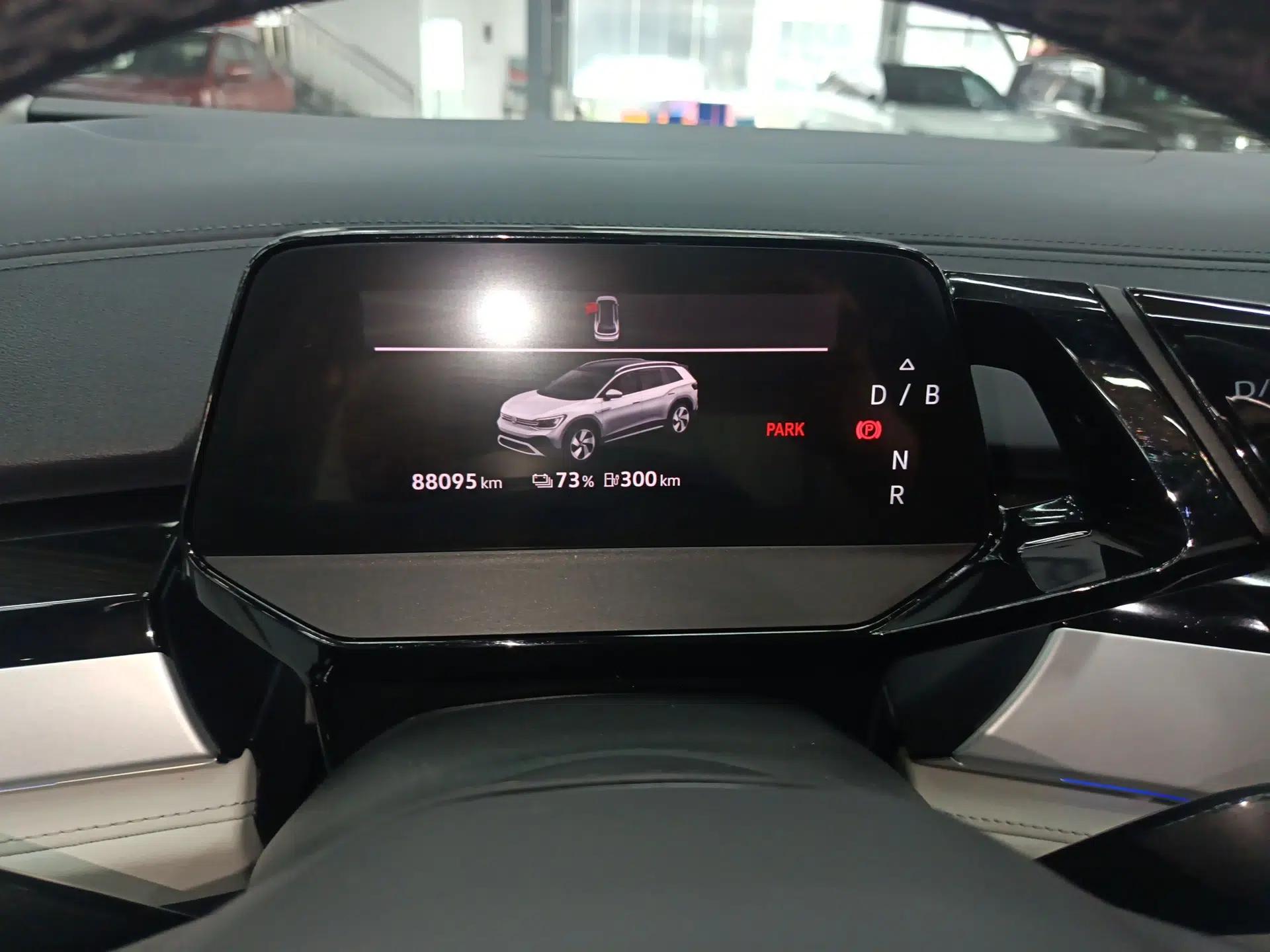 Volkswagen ID.6 CROZZ 2022 Long-Range PRO Edition — миниатюра 15