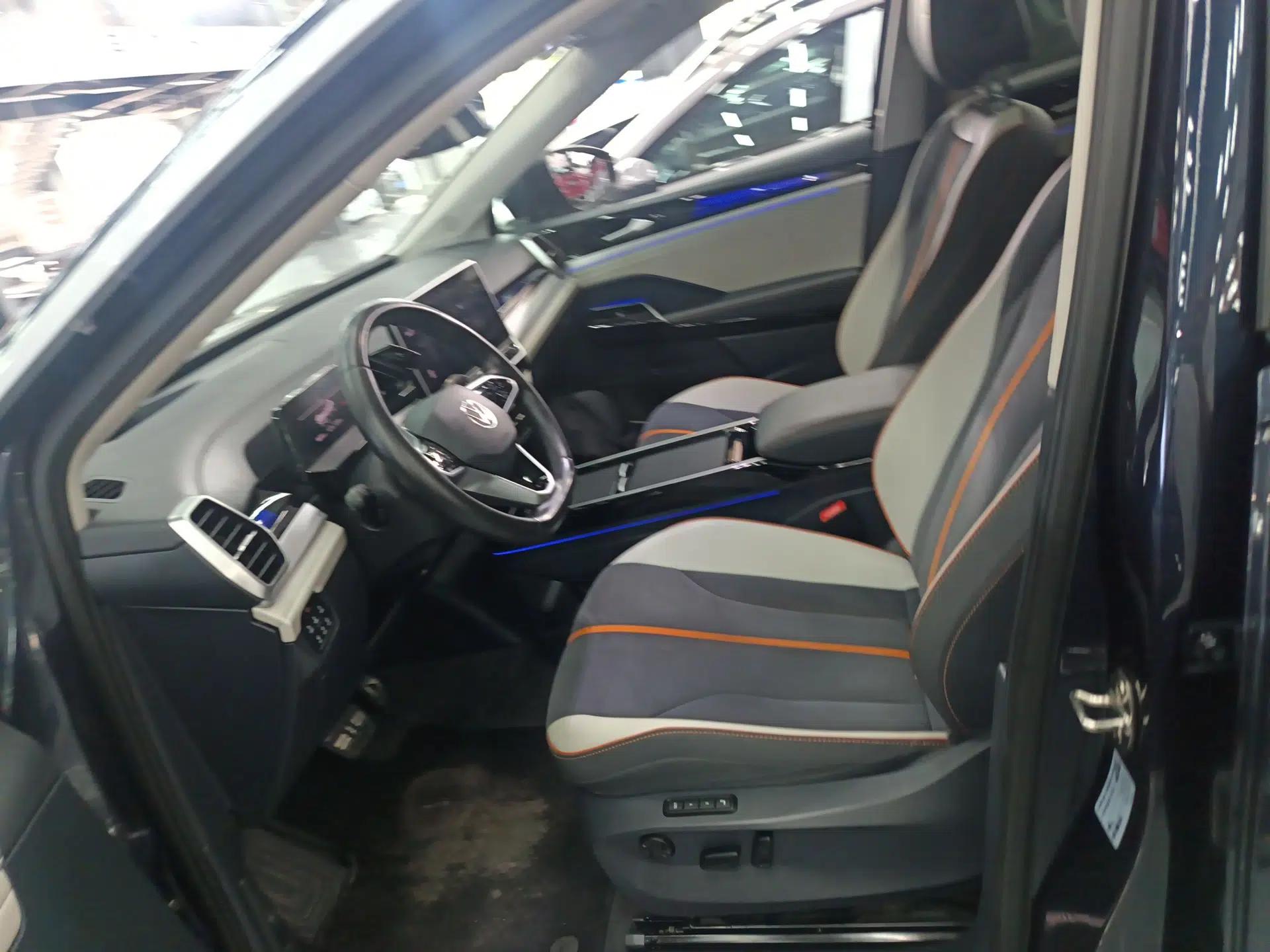 Volkswagen ID.6 CROZZ 2022 Long-Range PRO Edition — миниатюра 18