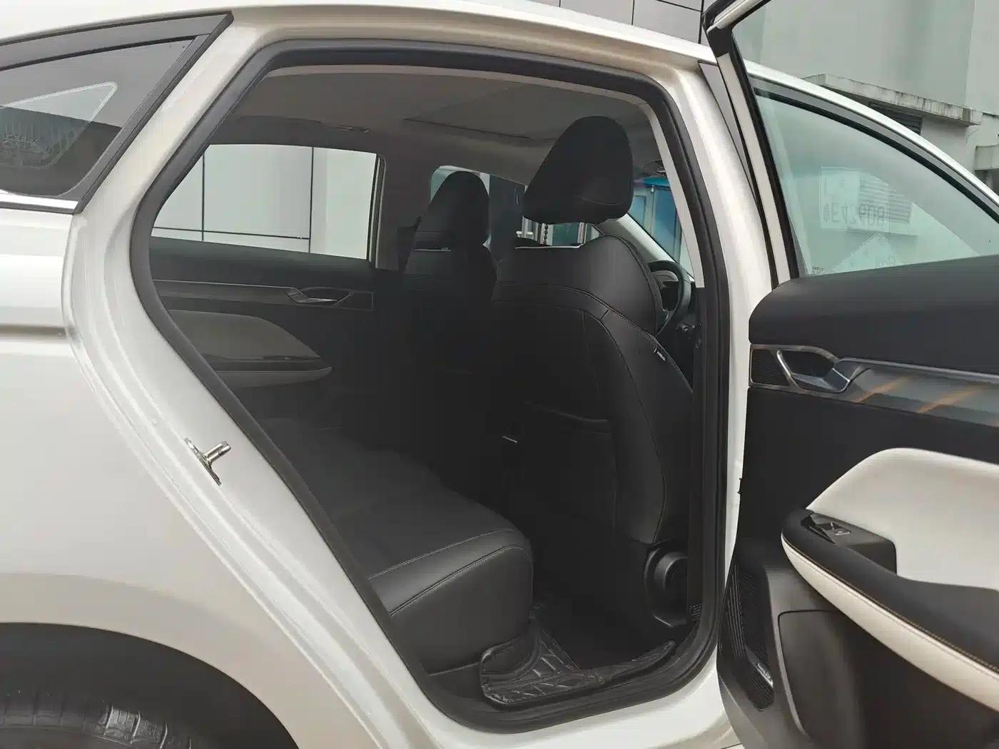 Geely Emgrand L 2022 1.4T CVT Flagship Edition — миниатюра 11