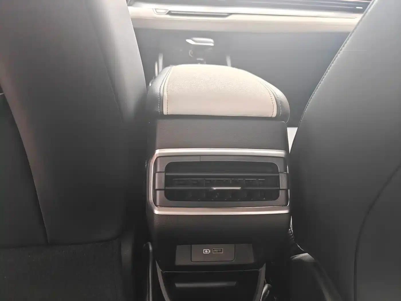 Geely Emgrand L 2022 1.4T CVT Flagship Edition — миниатюра 14
