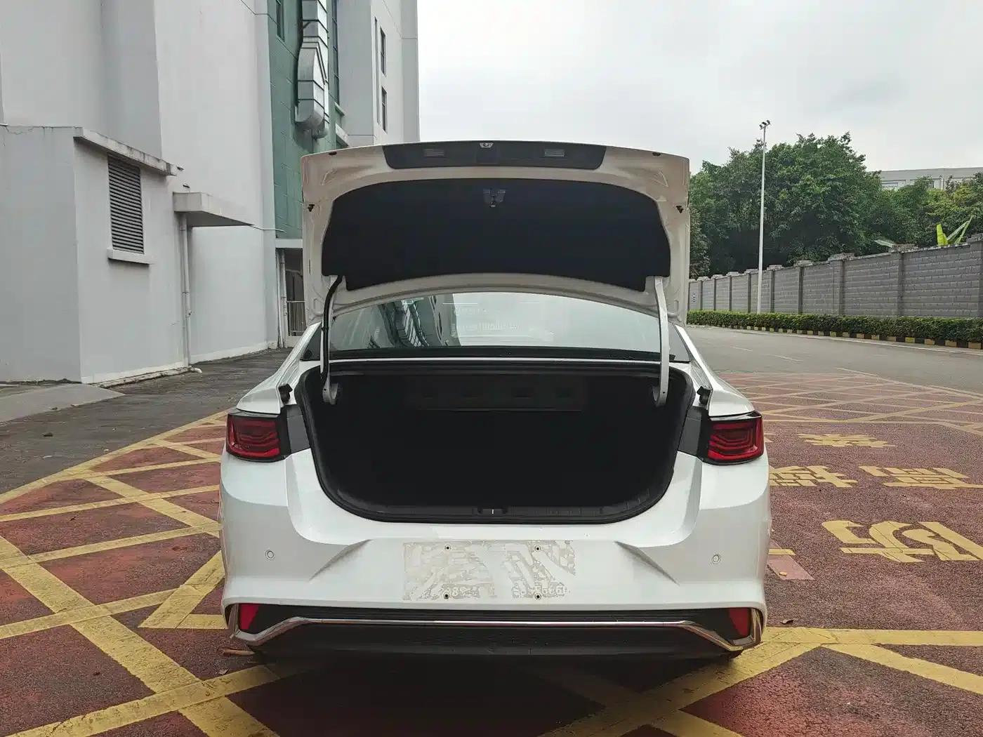 Geely Emgrand L 2022 1.4T CVT Flagship Edition — миниатюра 18