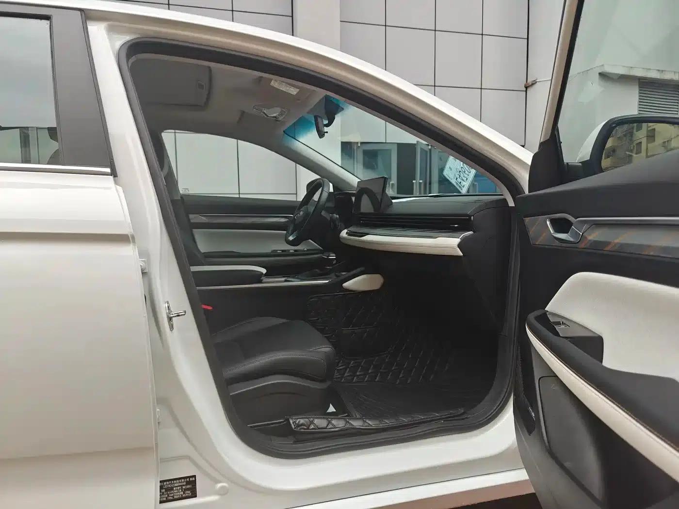 Geely Emgrand L 2022 1.4T CVT Flagship Edition — миниатюра 4