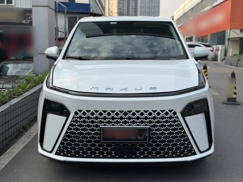 SAIC MAXUS G70 2024 2.0T Automatic Luxury Edition 7 Seats — миниатюра 11