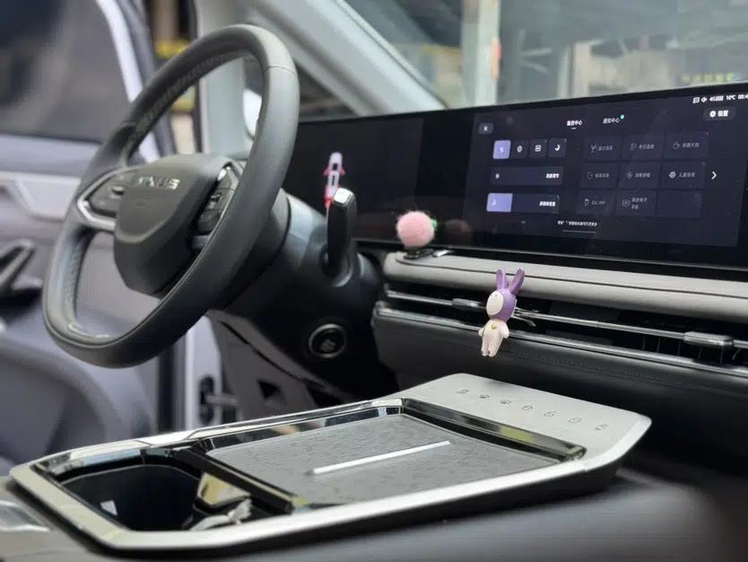 SAIC MAXUS G70 2024 2.0T Automatic Luxury Edition 7 Seats — миниатюра 18