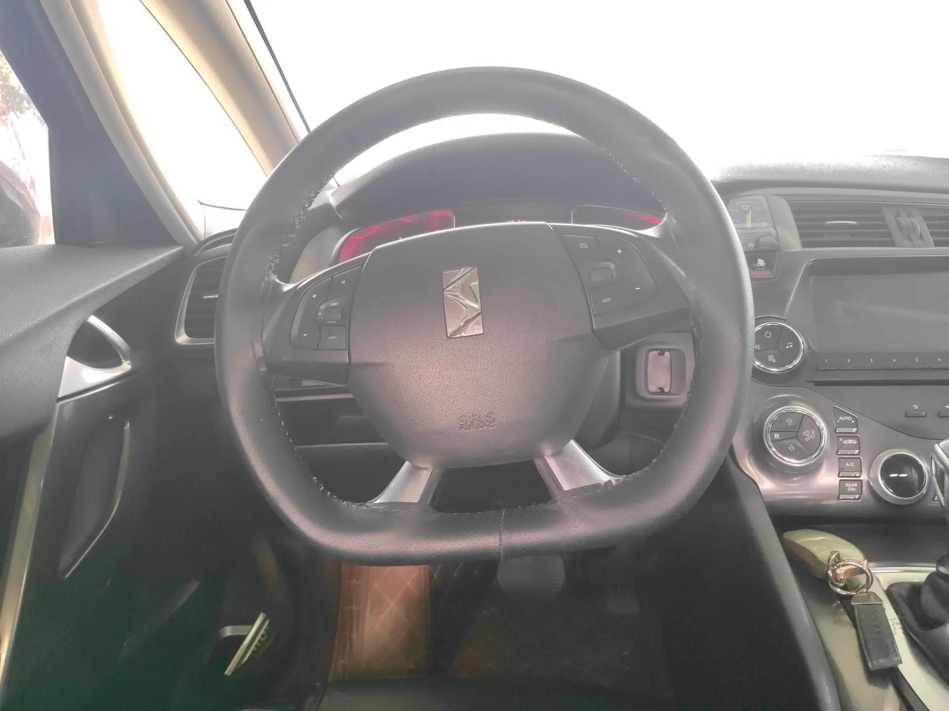 DS 5 2014 1.6T Elegant Version THP160 — миниатюра 11