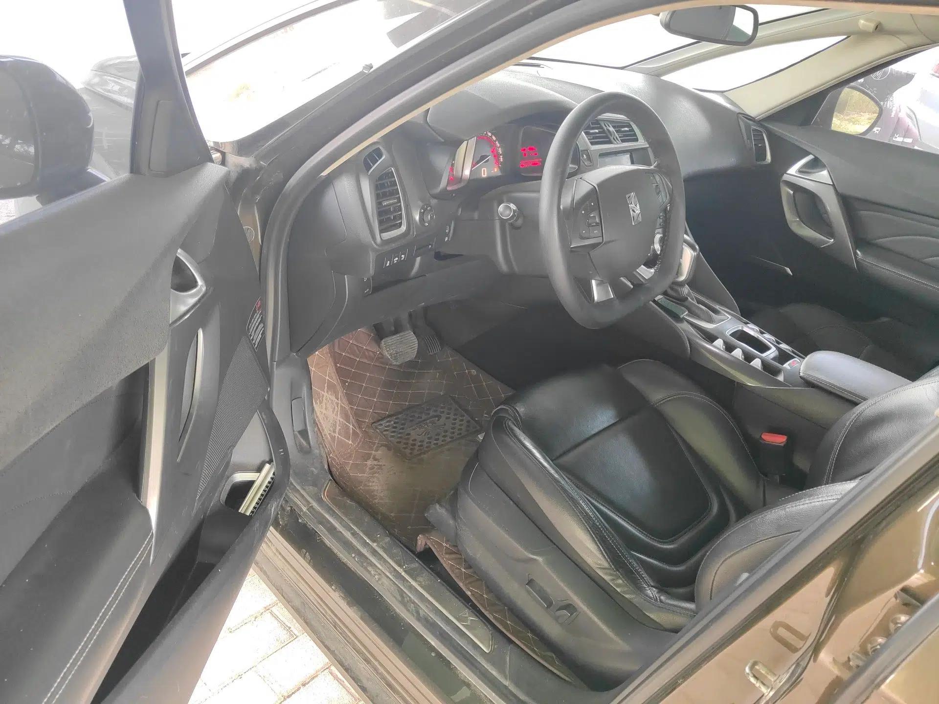 DS 5 2014 1.6T Elegant Version THP160 — миниатюра 17
