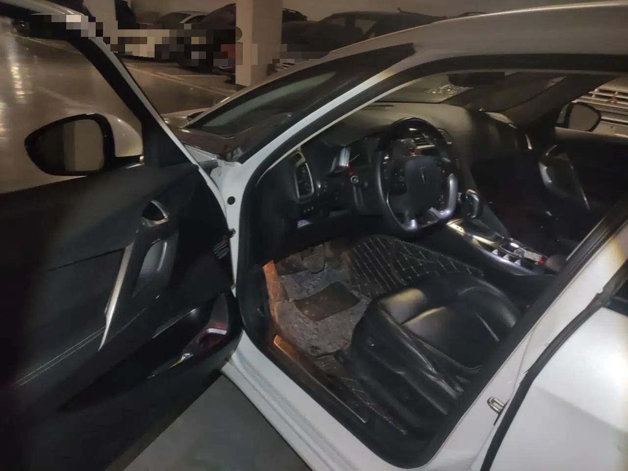 DS 5 2014 1.6T Luxury Edition THP160 — миниатюра 17