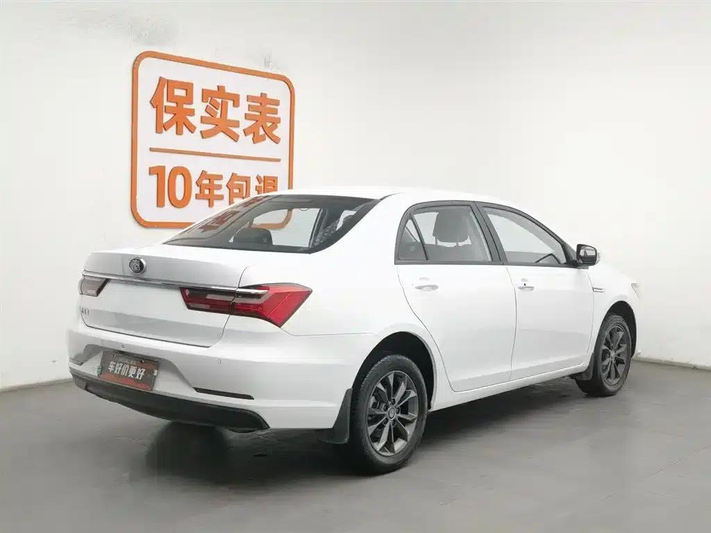 Qin 2019 1.5L Automatic Deluxe Edition — миниатюра 2