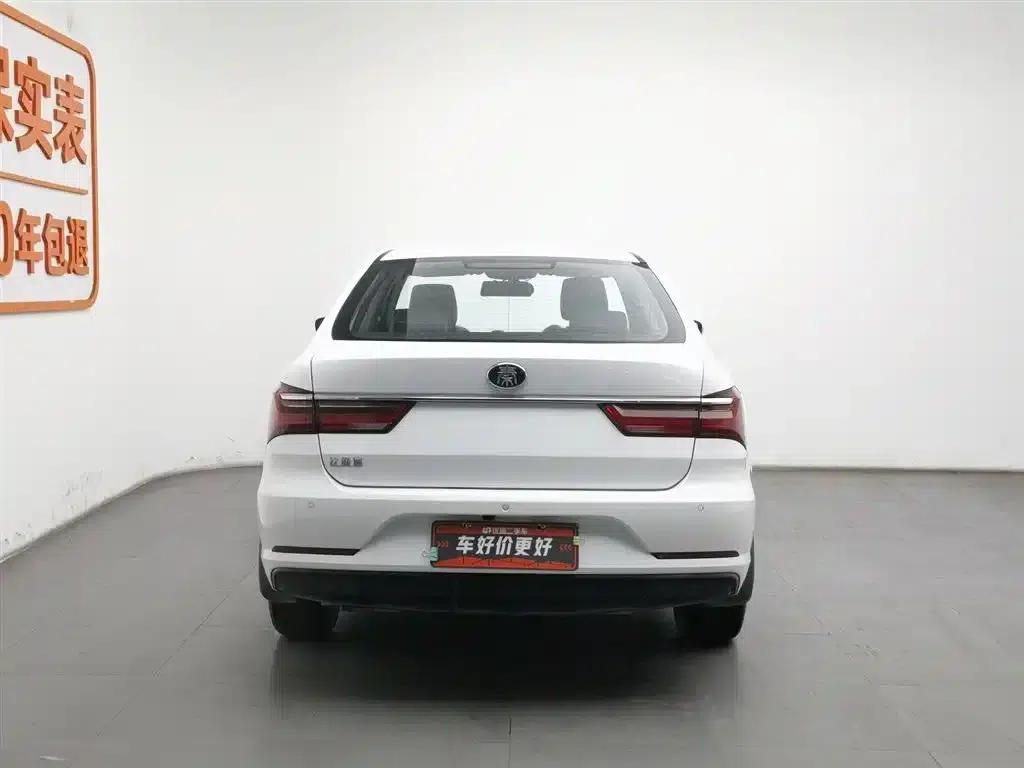 Qin 2019 1.5L Automatic Deluxe Edition — миниатюра 4