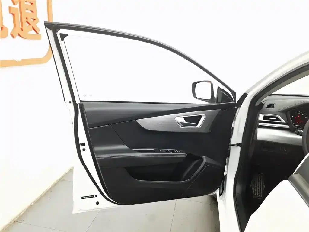 Qin 2019 1.5L Automatic Deluxe Edition — миниатюра 8