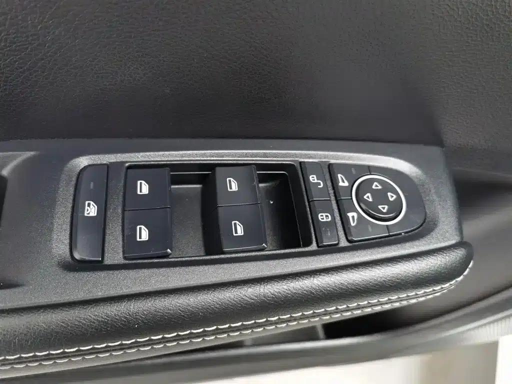 Qin 2019 1.5L Automatic Deluxe Edition — миниатюра 9